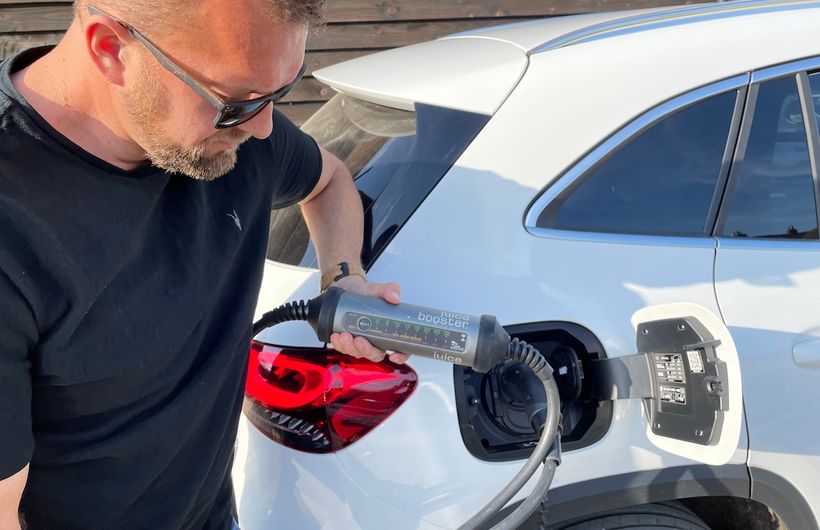 Tom Ford and Juice Booster 2 charge cable